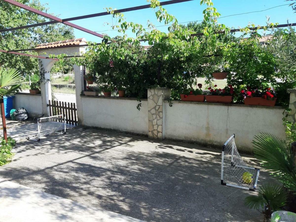 Apartman Igy Vinkuran Exterior foto